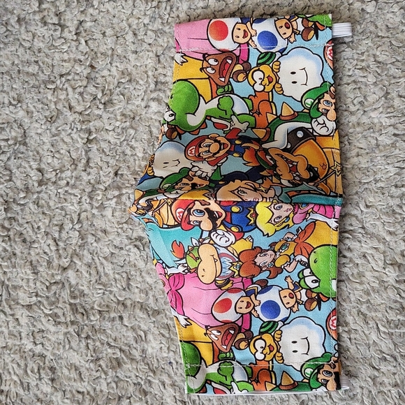 Super Mario Brothers face mask - Picture 3 of 4